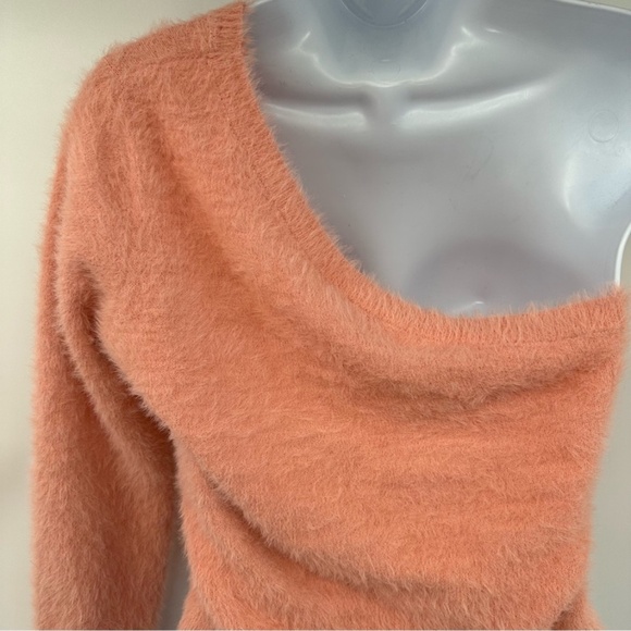 Le Lis Fuzzy One Shoulder Top Sweater Pink Peach Coral Size Medium NWT - Picture 9 of 11